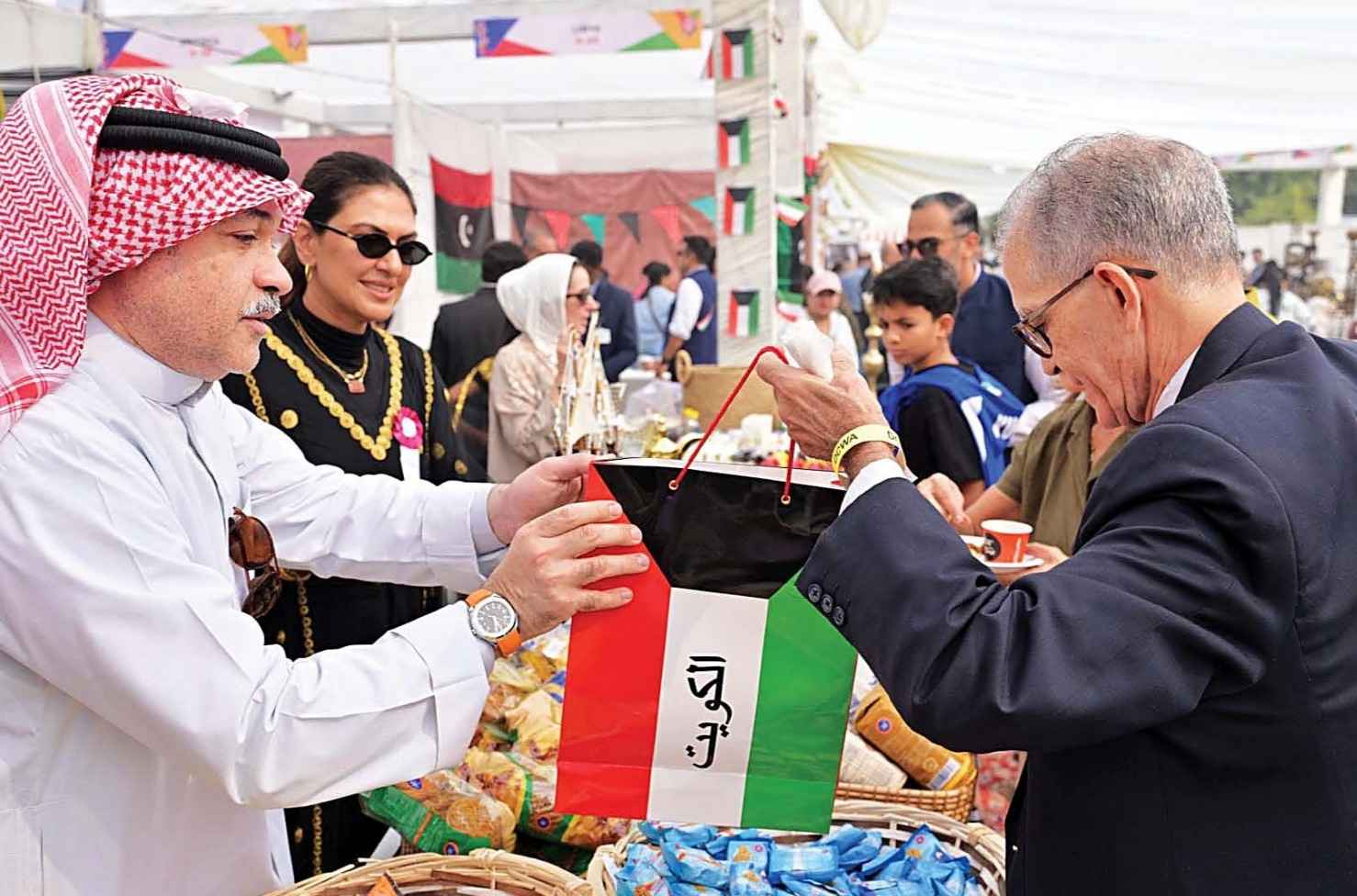 ഡൽഹിയിലെ ചാരിറ്റി ബസാറിൽ പങ്കാളികളായി കുവൈത്ത് എംബസിയും