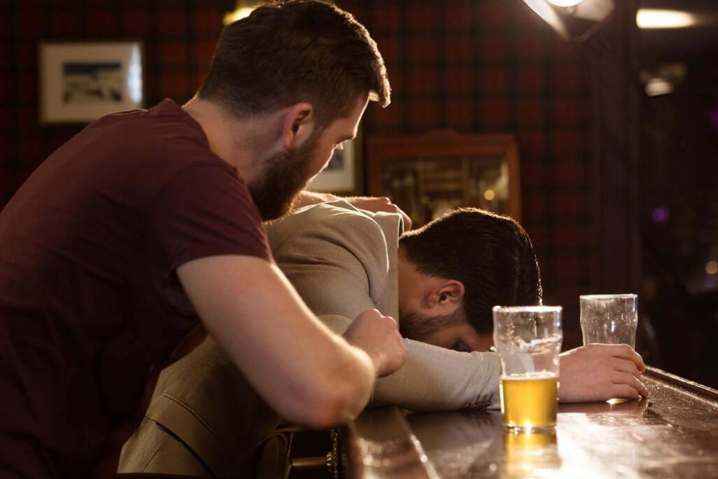 സുഹൃത്തുമായി ചേർന്ന് മയക്കുമരുന്ന് ഉപയോഗം: മക്കളെ അമ്മക്ക് കൈമാറാൻ ഉത്തരവ്