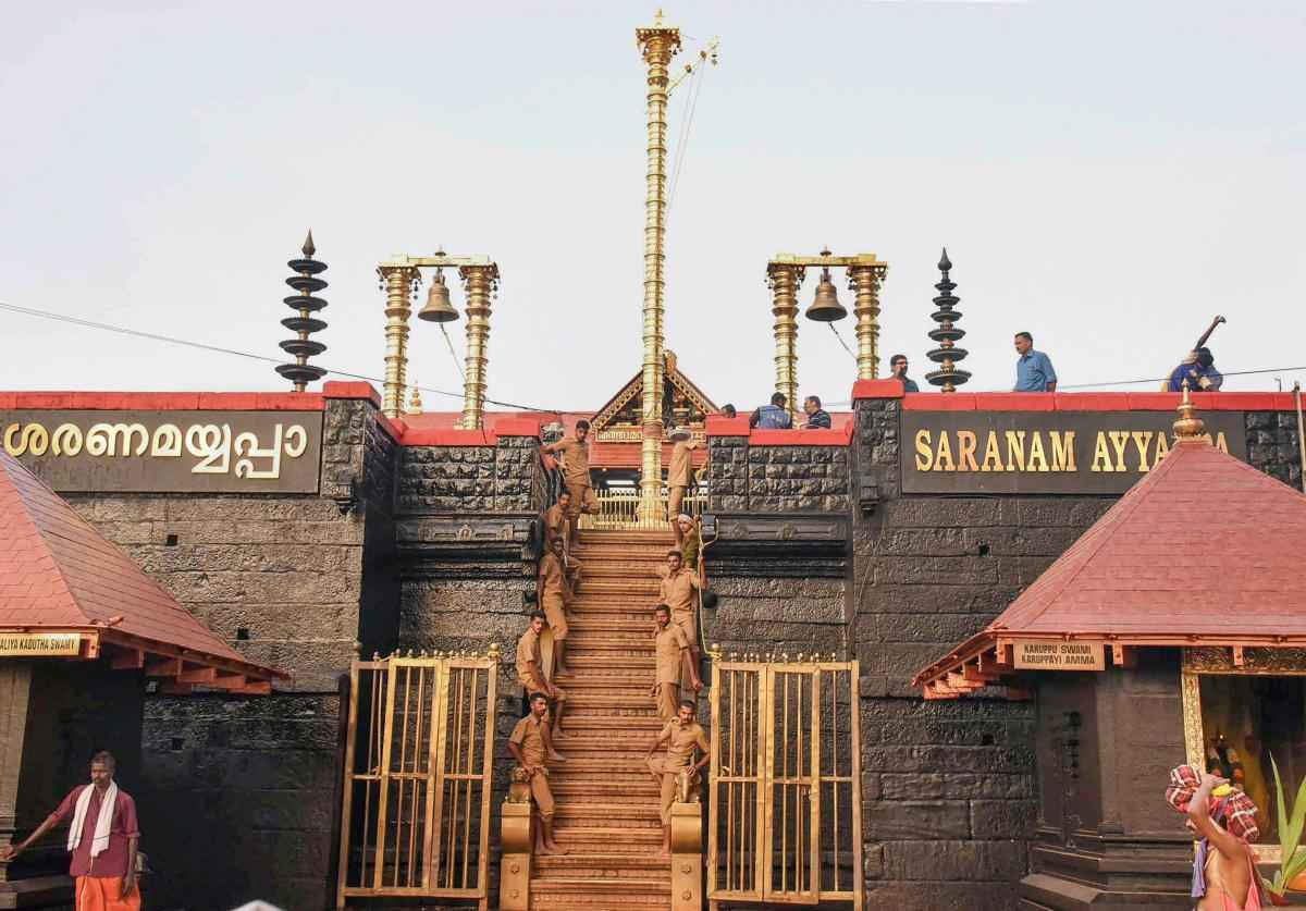 തുലാമാസ പൂജകള്‍ക്കായി ശബരിമല നട തുറന്നു