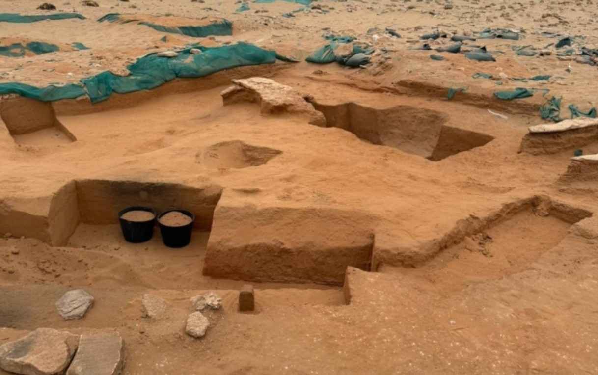 കുവൈത്തിലെ സുബിയയിൽ 7,700 വർഷം പഴക്കമുള്ള പുരാവസ്തുഅവശേഷിപ്പുകൾ കണ്ടെത്തി 