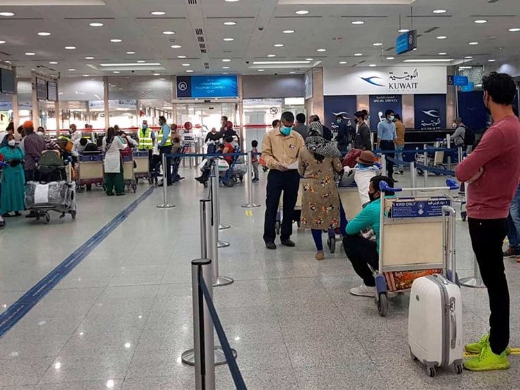 എക്സിറ്റ് പെർമിറ്റ് ലഭിക്കുന്നതിൽ പ്രശ്നങ്ങൾ നേരിട്ട് പ്രവാസി അധ്യാപകർ