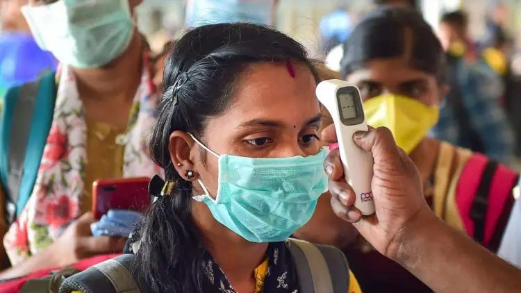 സംസ്ഥാനത്ത് കോവിഡ് കേസുകള്‍ ഉയരുന്നു; രോഗലക്ഷണങ്ങള്‍ ഉള്ളവര്‍ മാസ്‌ക് ധരിക്കണമെന്ന് ആരോഗ്യ മന്ത്രി