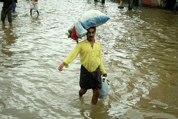നാളെ മുതല്‍ കാലവര്‍ഷം വീണ്ടും ശക്തമാകും; അ‍ഞ്ചു ദിവസം വ്യാപക മഴ, ഏഴു ജില്ലകളില്‍ യെല്ലോ അലര്‍ട്ട്