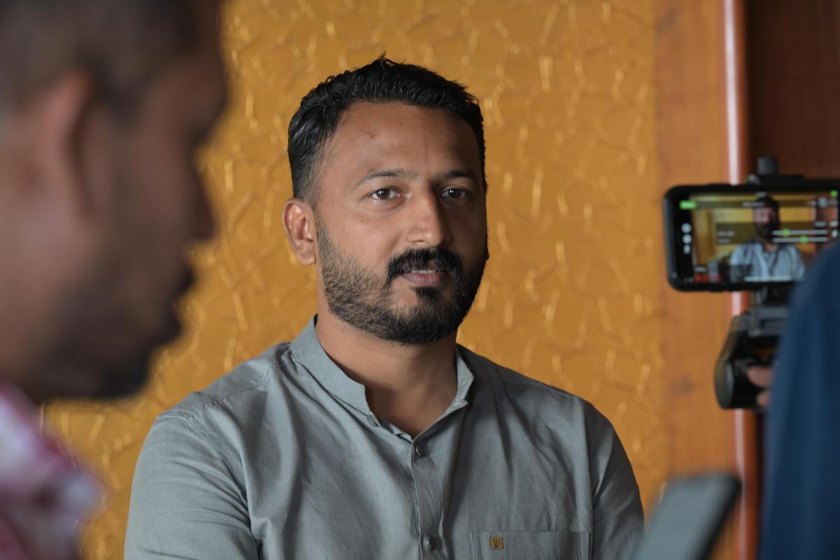 രാഹുൽ കർണാടകത്തിലേക്ക് കടന്നു; കാർ കണ്ടെത്തി