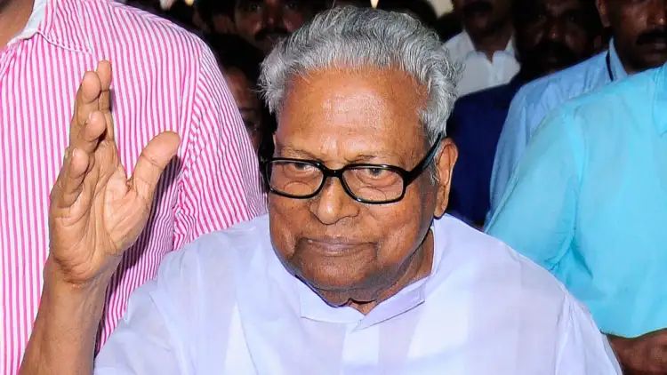 മരുന്നുകളോട് പ്രതികരിക്കുന്നു; വി എസിന്‍റെ ആരോഗ്യനില തൃപ്തികരമെന്ന് ഡോക്ടര്‍മാര്‍