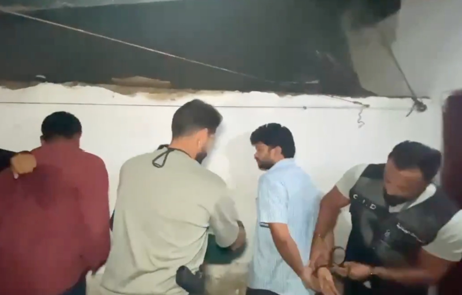 കുവൈത്തിൽ ഫ്ലാറ്റുകളിൽ സംയുക്ത സുരക്ഷാ പരിശോധന, നിരവധി പ്രവാസികൾ അറസ്റ്റിൽ 