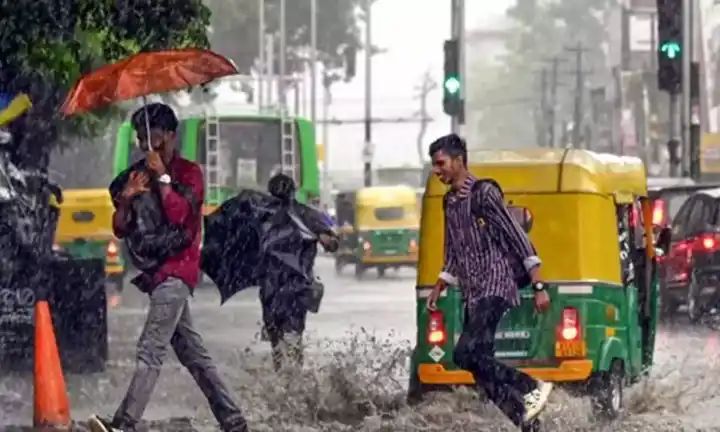 സംസ്ഥാനത്ത് മഴമുന്നറിയിപ്പില്‍ മാറ്റം; മൂന്ന് ജില്ലകളില്‍ റെഡ് അലര്‍ട്ട്
