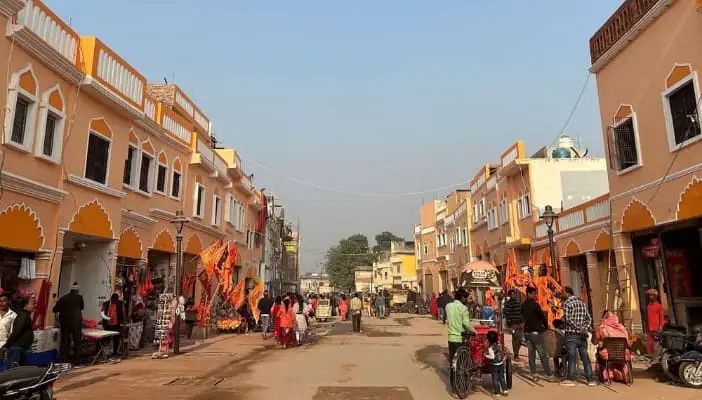 അയോധ്യയിലെ രാംപഥില്‍ മാംസ-മദ്യ വില്‍പ്പന നിരോധിച്ചു, അടിവസ്ത്രങ്ങള്‍, പാൻ, സിഗരറ്റ് എന്നിവയുടെ പരസ്യങ്ങളും വിലക്കി