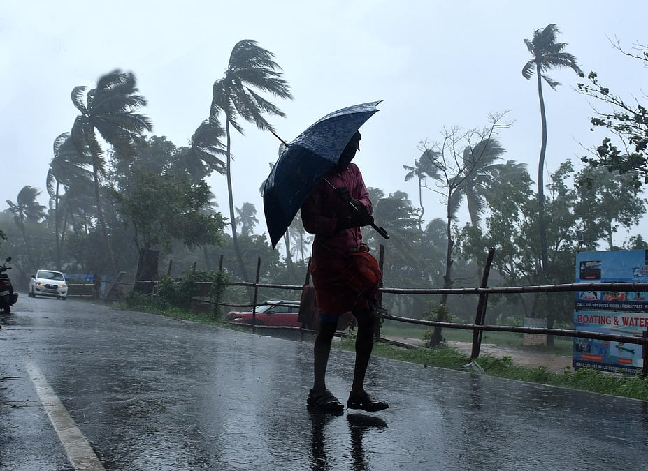 കേരളത്തിൽ മഴ തുടരുന്നു, ഇന്നും നാളെയും ശക്തമായ കാറ്റിനും സാധ്യത