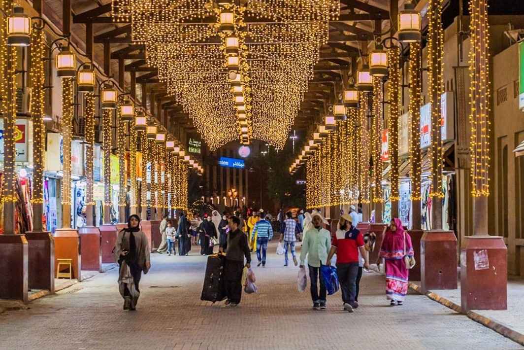 മുബാറക്കിയ സൂക്കിൽ പോകുന്നവർ ഇക്കാര്യങ്ങൾ ശ്രദ്ധിക്കുക; പുതിയ മുന്നറിയിപ്പ് ബോർഡുകൾ സ്ഥാപിച്ച് കുവൈത്ത് മുനിസിപ്പാലിറ്റി