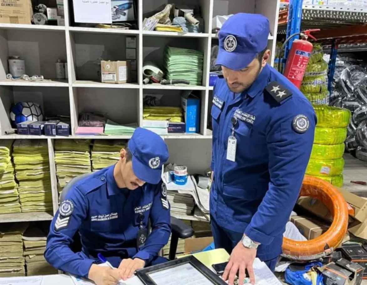 ഷുവൈക്ക് വ്യാവസായിക മേഖലയിൽ സുരക്ഷാ പരിശോധന: 100 സ്ഥാപനങ്ങൾക്ക് നോട്ടീസ്