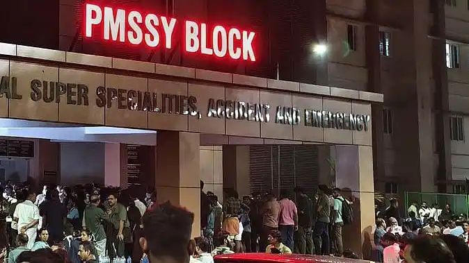 കോഴിക്കോട് മെഡിക്കല്‍ കോളജിലെ തീപിടിത്തം;മരണ കാരണം പുകയല്ല, 3 പേരുടെ പോസ്റ്റ്‌മോര്‍ട്ടം റിപ്പോര്‍ട്ട്