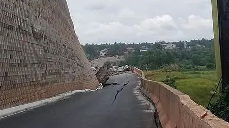 വയനാട് ഉരുള്‍പൊട്ടല്‍ കൂരിയാട് ദേശീയപാത തകര്‍ച്ചയ്ക്ക് കാരണമായി; എന്‍എച്ച്‌എഐ ഹൈക്കോടതിയില്‍