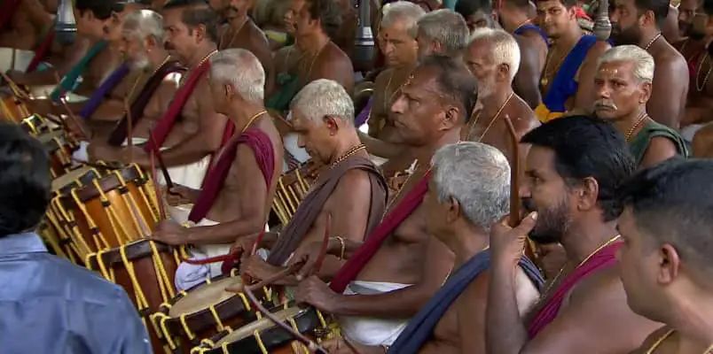 ശക്തന്‍റെ തട്ടകത്തില്‍ ആവേശപ്പൂരം, ജനസാഗരത്തെ ആവേശത്തിലാഴ്ത്തി ഇലഞ്ഞിത്തറ മേളം
