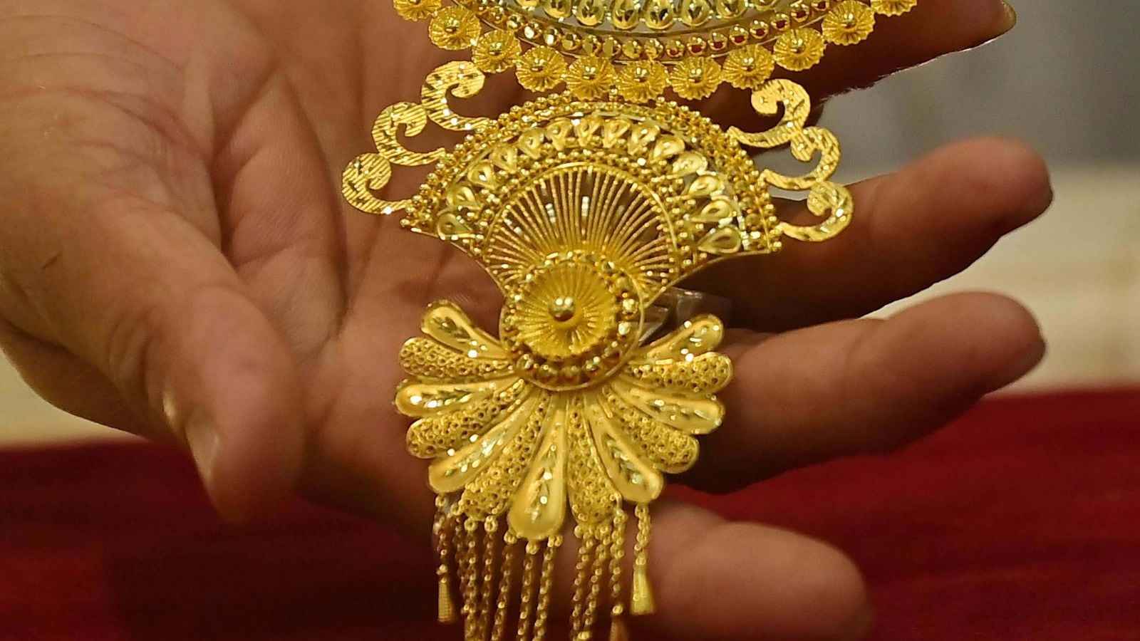 90,000 ത്തിലേക്കടുത്ത് സ്വർണവില: അന്തംവിട്ട് ഉപഭോക്താക്കൾ