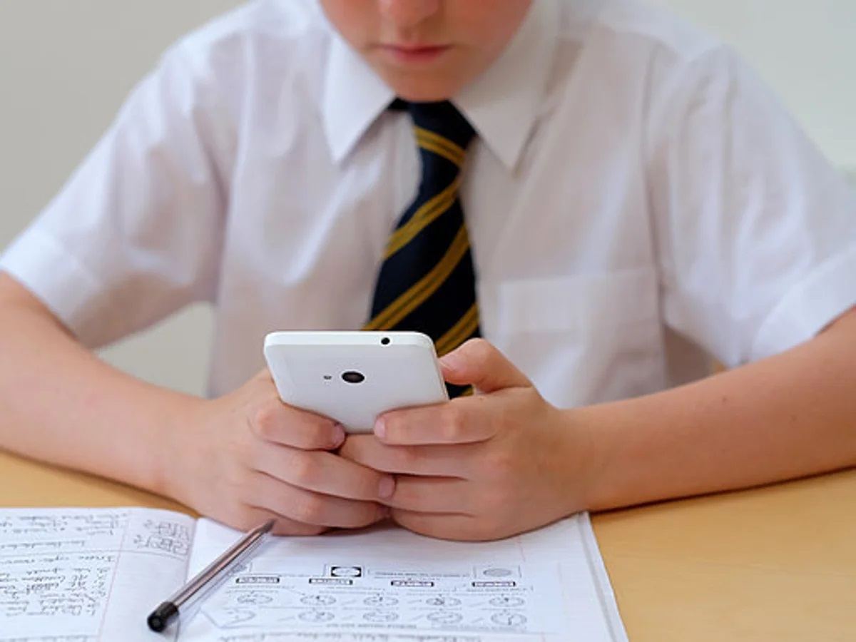 Emirates International School Enforces Classroom Mobile Phone Ban