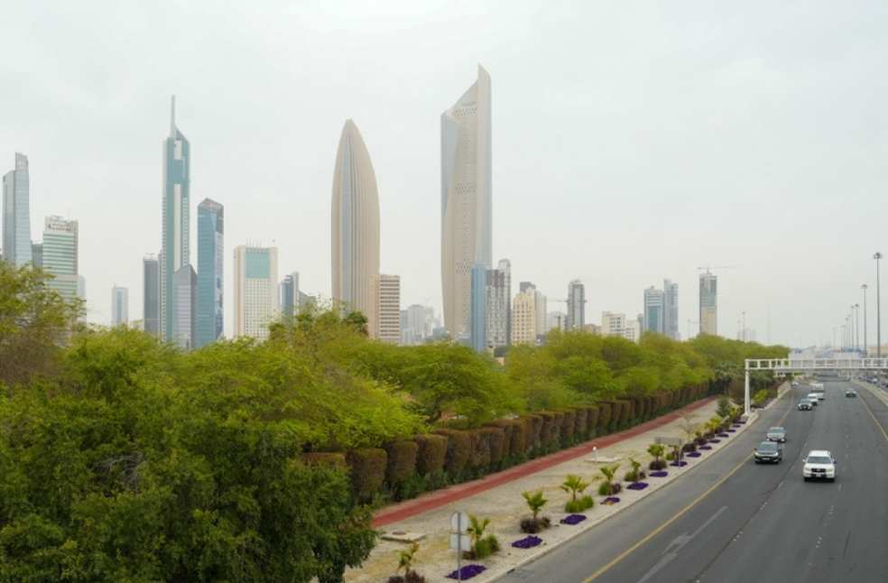 Kuwait Braces for Dust Storms and Scorching Heat Until Friday