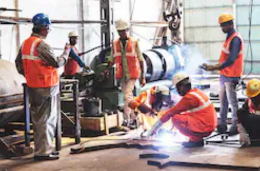 Saudi Arabia Distributes 1.5 Million Riyals in Back Wages to Expatriate Workers