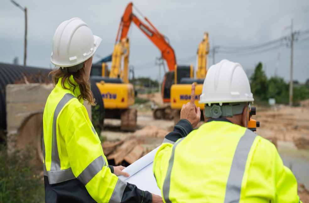 Oman Mandates Professional Licenses for Energy and Minerals Workers by June 2026